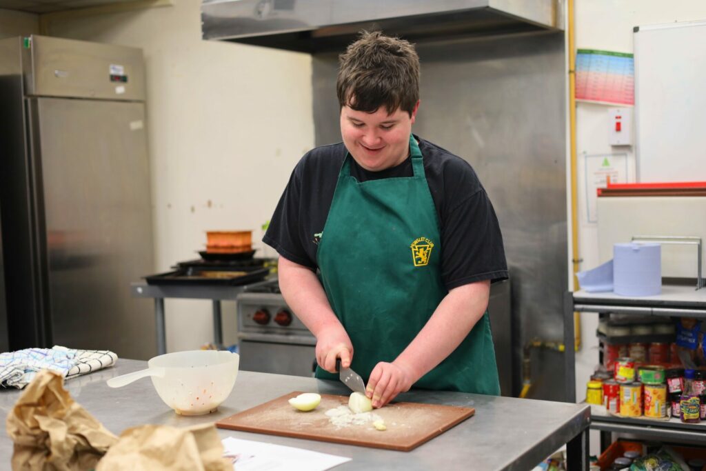 Young volunteer at The Hunslet Club